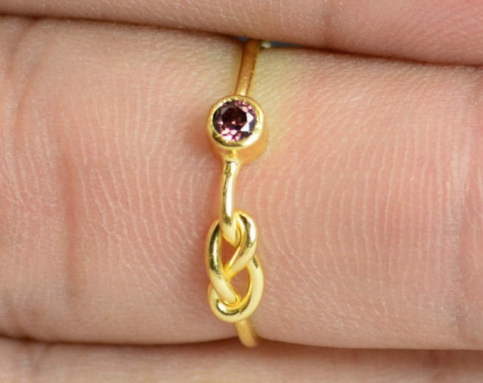 14k Gold Alexandrite Infinity Ring, 14k Gold Ring, Stackable Rings, Mother's Ring, June Birthstone Ring, Gold Infinity Ring, Gold Knot Ring