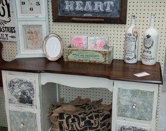 Desk, Vintage Desk, Painted Desk, Vanity, Vintage Vanity, Vanties, Painted Vanities, Desks,Unique Desk, Desks, Furniture, Painted furniture