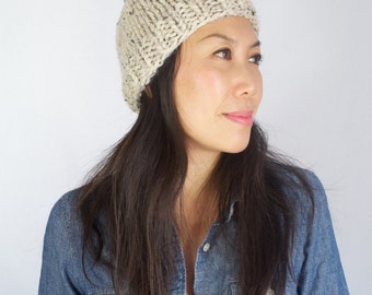 Chunky Knit Pom Pom Hat || Knit Pom Pom Beanie || Simple Knit Pom Pom Hat + You Choose the Color