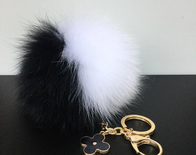 New! Black and White FW'16 fox fur Pompon bag charm pendant Fur Pom Pom keychain keyring with flower charm