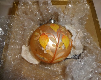 Vintage Christmas ornament little over 3 inches diameter. Hand painted