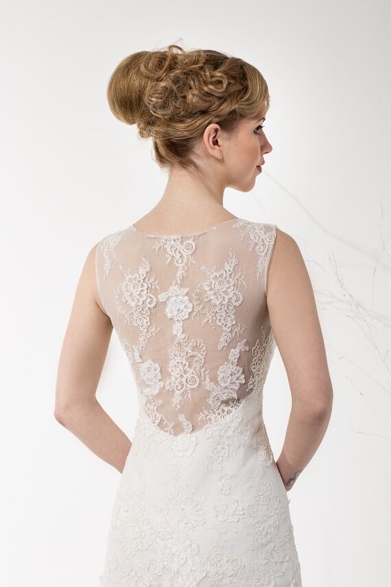 Boho Vintage Inspired Wedding Dress with Chantelle Lace