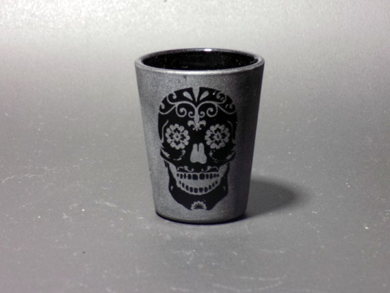 Sugar skull shot glass - Dia de los Muertos Shot Glass - Elegant Sugar Skull Black Shot Glass - Halloween Shot Glass - Halloween Skull