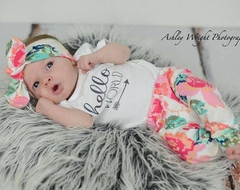 Hello world outfit / floral outfit / baby girl outfit / coming home outfit / newborn outfit / hospital outfit / floral leggings /digi print
