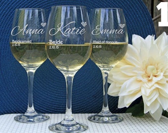1 Personalized Wine Glass, Custom Wine Glasses, Engraved Wine Glasses, Bridal Party Favors, Wedding Party Favors, Bridesmaid gifts.