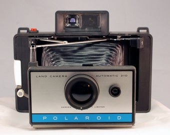 Vintage Polaroid Automatic 210 Land Camera