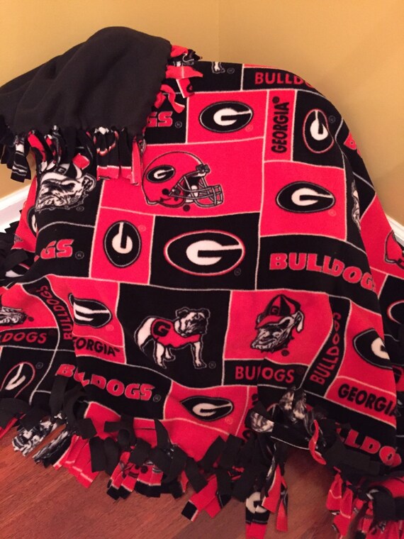 Bulldogs NoSew Fleece Blanket
