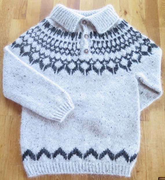Traditional Icelandic natural wool sweater type: GLACIER 2.
