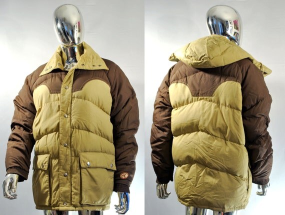 Goose Down Puffy Winter Coat. High Quality Camel Brand Vintage Puffer Jacket! Beige, Tan, Khaki Color Size Medium Winter, Ski, Snowboard