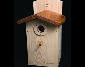 Wooden Bird House "luxe", Rustic Birdhouse, Chickadee Birdhouse, Nesting box, Handmade, Brown