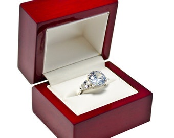 Elegant engagement ring box