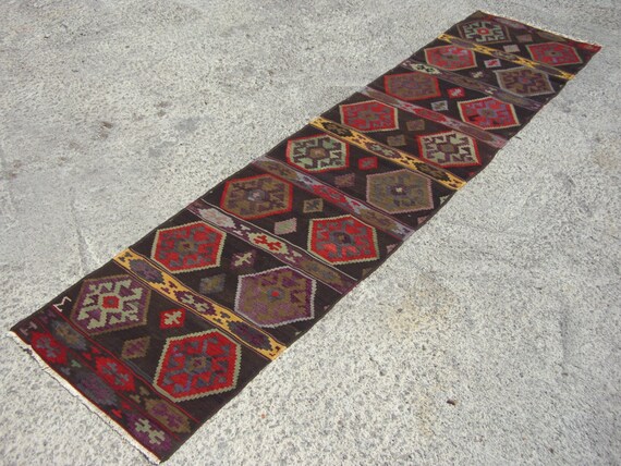 Einzigartiges Design schwarzer Teppich Kelim von NomadicKilim