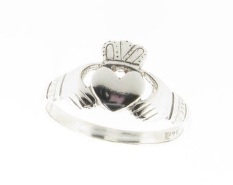 Sterling Silver Claddagh Ring - UK Sizes K - R - US Sizes 5 - 8.5