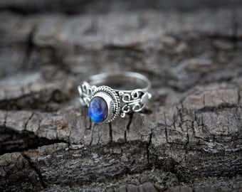 Magical Moonstone and Sterling Silver Ring with Detailed Band - Handmade ring