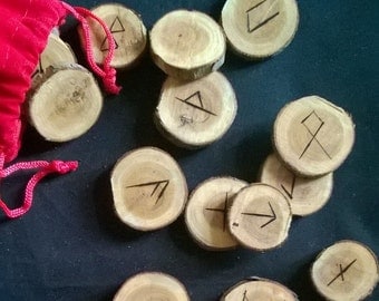 Rune set on Yew pieces for divination (set AC903)
