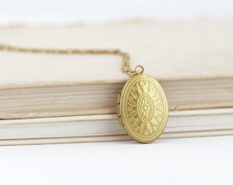 Small Locket - Gold Locket - Delicate Necklace - Oval Locket - Bridesmaids Gifts - Friendship Locket