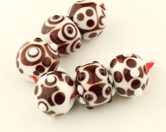 SRA Artisan Glass Lampwork Bead Set Red and White Dots (6)
