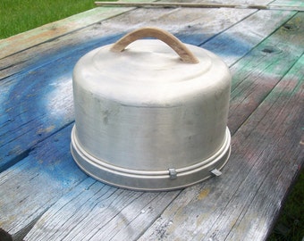 Vintage Mirro Aluminum Locking Cake Carrier Wood Handle 1950s