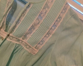 Sale!Nightgown/med/large cotton blend w/lace, button front/knee-long no flaws