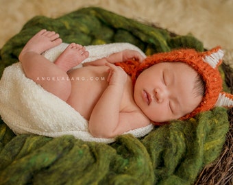 Wool Batting for Newborn Photography Prop, Moss Green, Newborn Wool, Fluff, Childrens Photo Prop, All Natural, Batts, Fleece, Fiber Arts