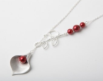 Bridesmaid necklace, Red wedding necklace, Silver calla lily necklace, red pearl necklace, bridesmaid gift, red calla necklace,