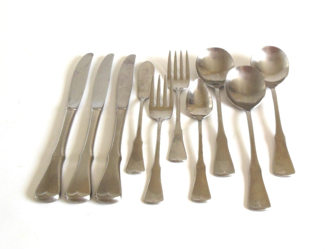 Oneida Patrick Henry Stainless Flatware Round Soup Spoons