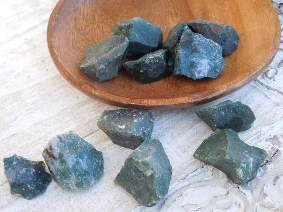 Moss Agate Raw Healing Stone by newagegirl88 on Etsy