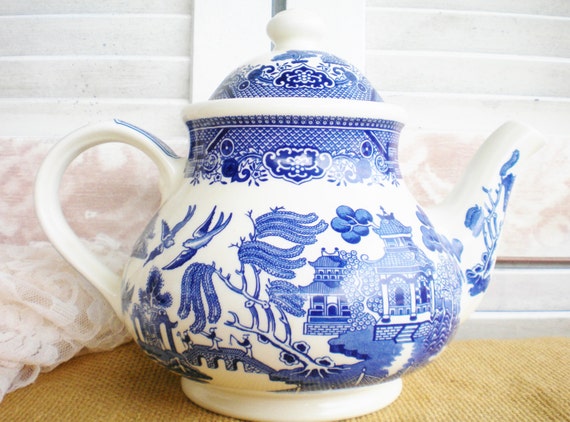 Vintage Blue Willow Tea Pot Blue And White Churchhill England Lidded China 7 Inch For Serving Tea Party Gift Decor