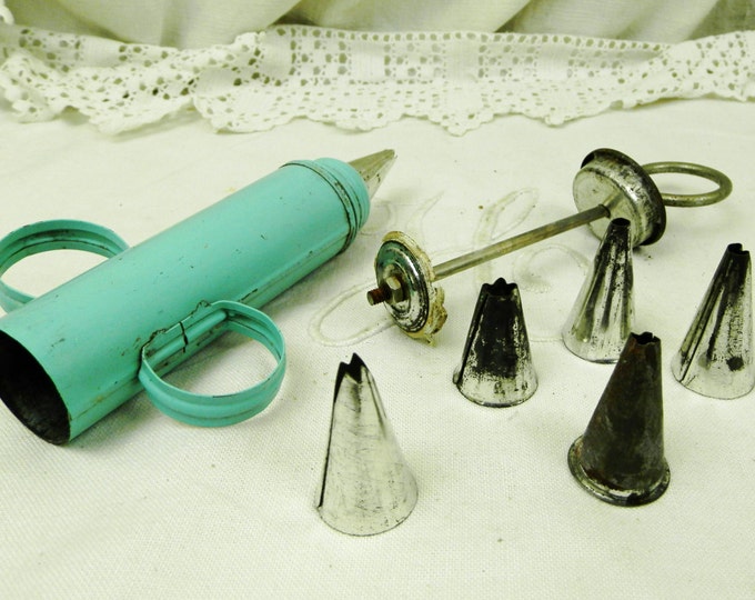 Vintage French Metal Piping Icing Funnel / Kichenalia / French Decor / Cottage / Retro Home Interior / Kitchenware / Country kitchen Cake