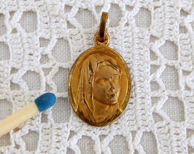 Small Vintage French Religious Gold Plated Medal Virgin Mary / Charm / Religion / Christian / Catholic / Madonna Our Lady Religious Jewelry Small Vintage French Religious Gold Plated Medal Virgin Mary / Charm / Religion / Christian / Catholic / Madonna Our Lady Religious Jewelry
