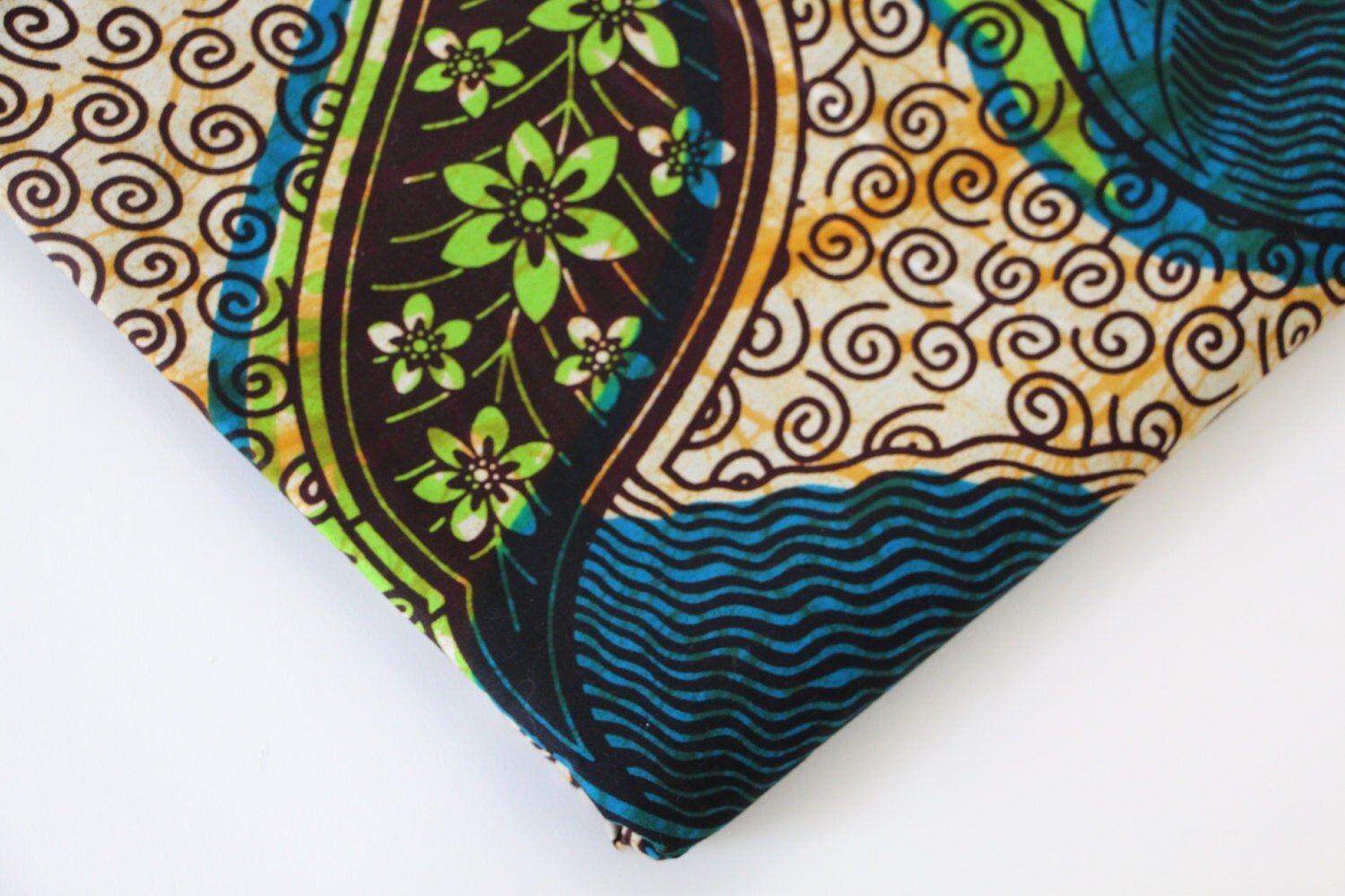 AFRICAN WAX PRINT Fabric / Batik Kitenge Ankara Fabric / Sold
