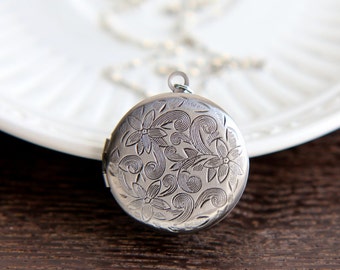 Locket Necklace, Locket Pendant, Silver Locket, Flower locket, Bridesmaid Gift, Rustic Wedding, Bridesmaid Jewelry, Bridesmaid Necklace