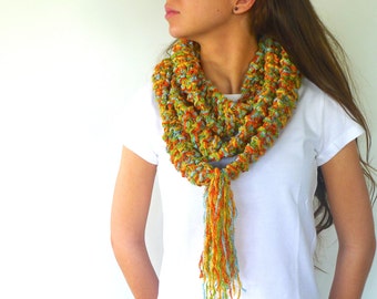 Bufanda collar multicolor hecho a mano. Bufanda con flecos. Bufandas tejidas modernas. Cuellos de punto originales. Bufandas de moda