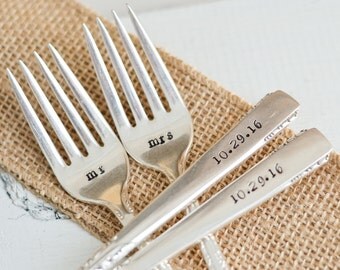 Mr & Mrs Wedding Forks - Custom Wedding Date Fork Set - Hand Stamped Vintage Forks - Engagement Gift - Engraved Forks - Cake Forks