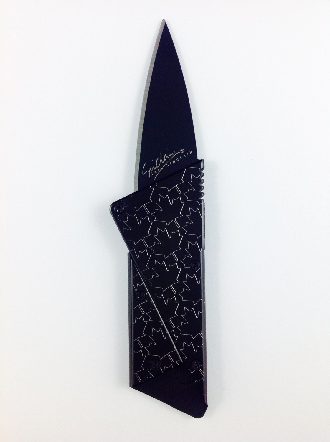 Card Knife with Engraved Maple Leaf Pattern
