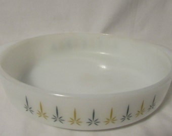 Serving Dish, Shallow Casserole, FireKing, USA, 1960's