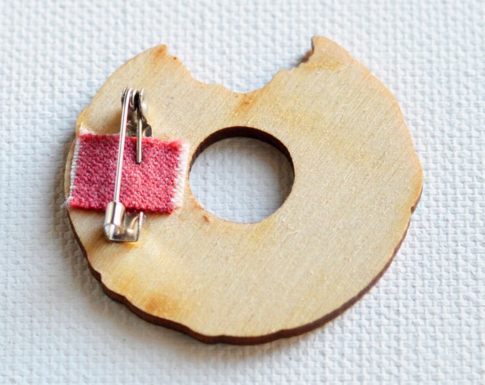 Doughnut // Wooden brooch is covered with ECO paint // Laser Cut // Best Trends // Fresh Gifts // Swag Boho Style //