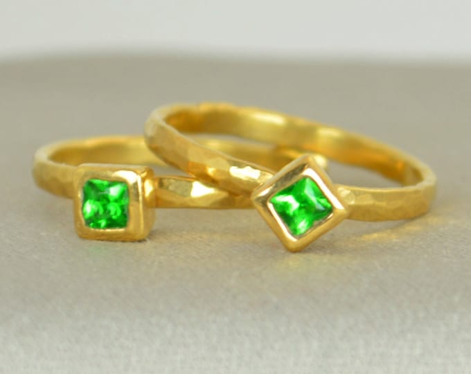 Square Emerald Ring, Emerald Gold Ring, May's Birthstone, Square Stone Mother's Ring, Square Stone Ring, Emerald Ring