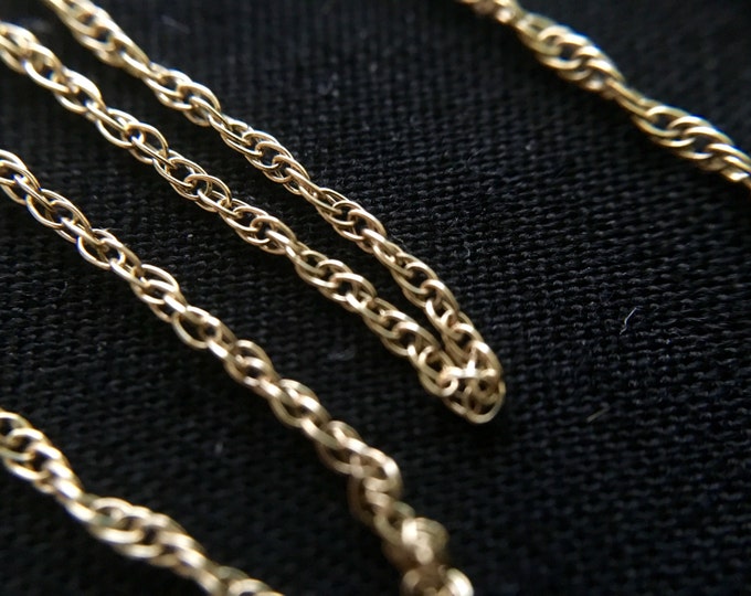 Storewide 25% Off SALE Vintage 14k Yellow Gold Twisted Box Chain Necklace Featuring Petite Style Design