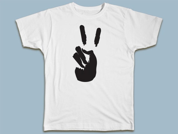 V sign Peace Sign Two Fingers Bunny ears Hand sign T-shirt