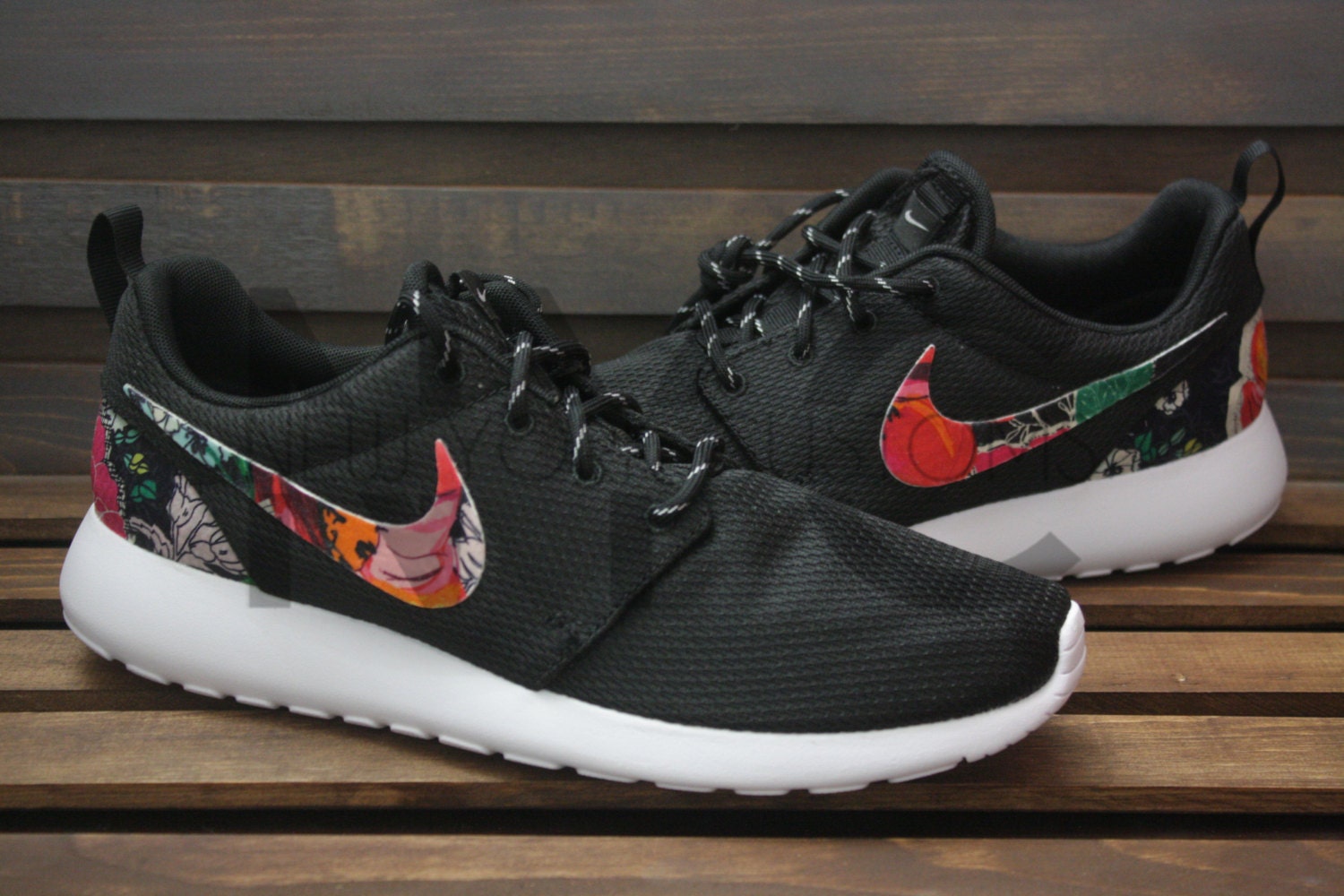 nike free run floral