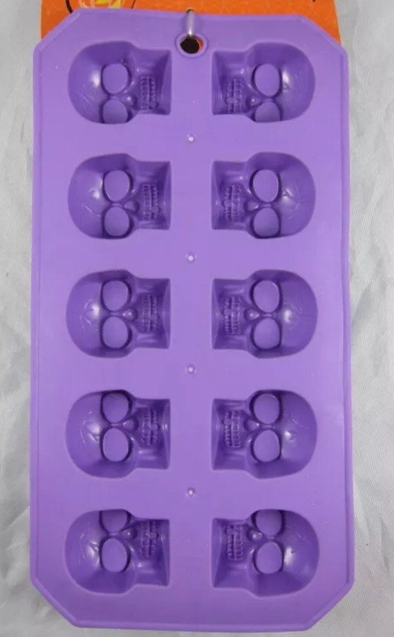 Skull Silicone ice cube tray / jello shot mold/ by ADORNchicago