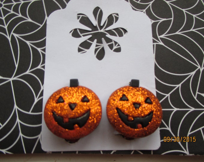 Pumpkin earrings-Fall earrings-Halloween earrings-Glittery Jack-o-lantern studs-pumpkin jewelry-clip on earrings-cute teen party favors-kids