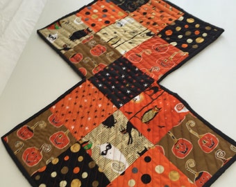 Quilted Halloween Table Runners, Halloween Table Runner, Orange Table Runner, Halloween Decor, Table Decorations, Halloween Party Decor