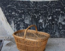 ANCIEN ET GROS panier à couvercle en osier - Corbeille tricot - campagne shabby EUR 20,00
