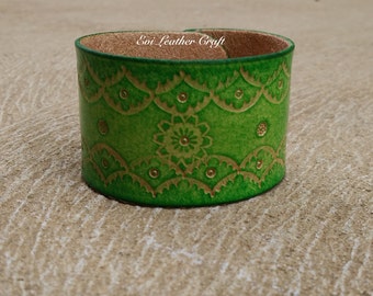 Green Leather bracelet 017 / floral wristband / green cuff / handmade tooling jewelry / leather Jewellery