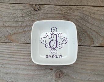Monogrammed Jewelry dish, Bridesmaid Gifts, Hostess Gifts, Guest Gifts, Wedding, Wedding Gift, Jewelry Dish, Bridal Shower Gifts, Wedding