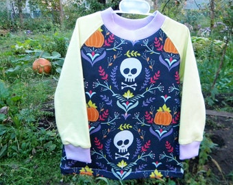 Girls halloween shirt, Pumpkins sweatshirt, organic cotton printed fabric, skull shirt, unique childrens clothes, skull and bones longsleeve