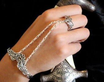 Silver Slave Bracelet Arabesque Cascade Panja Bracelet Crown Ring Silver Chain Bracelet Crown Jewelry Boho Jewelry Victorian Jewelry Cuff