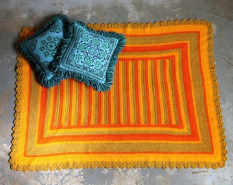 Vintage Handmade Throw Rug / Picnic Blanket